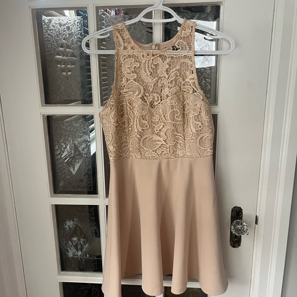 Do + Be Elegant Lace MIni Dress in Cream | Wedding Guest | Size Medium